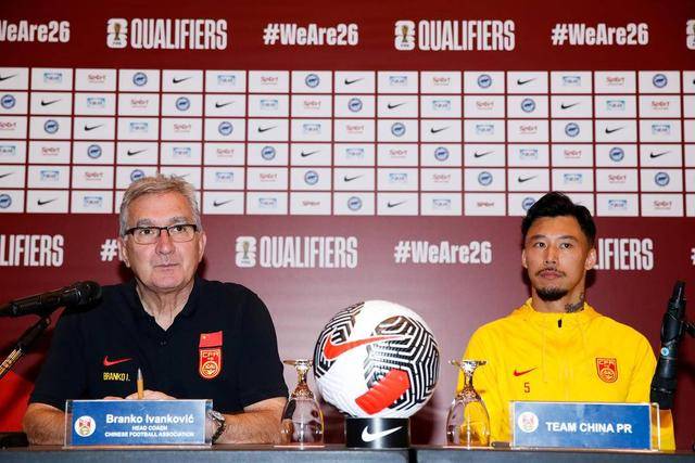 斯诺克世锦赛：丁俊晖暂时领先吉尔伯特 肖国栋淘汰周跃龙晋级